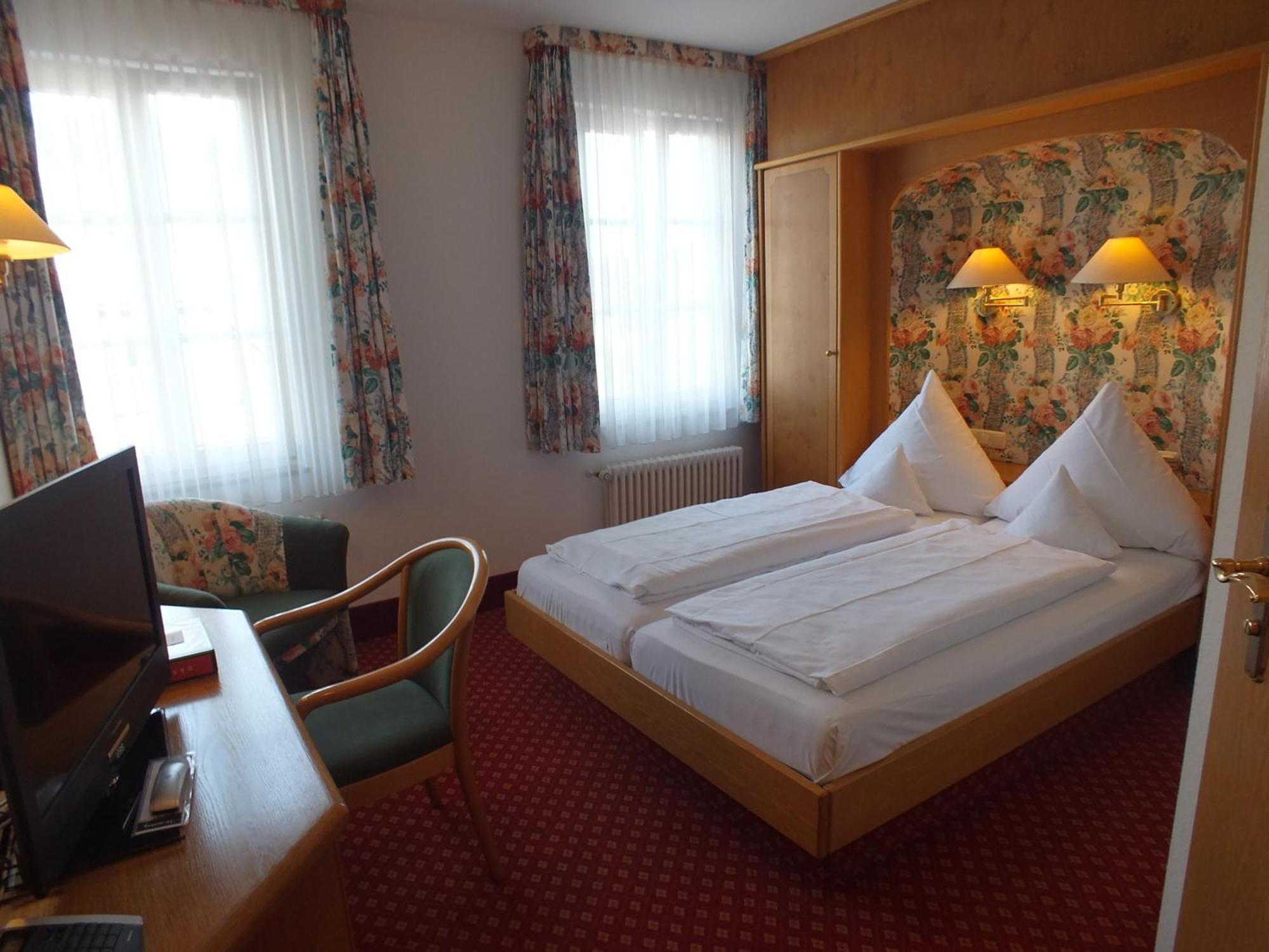 苏姆维森罗斯勒酒店 希尔塔赫 客房 照片