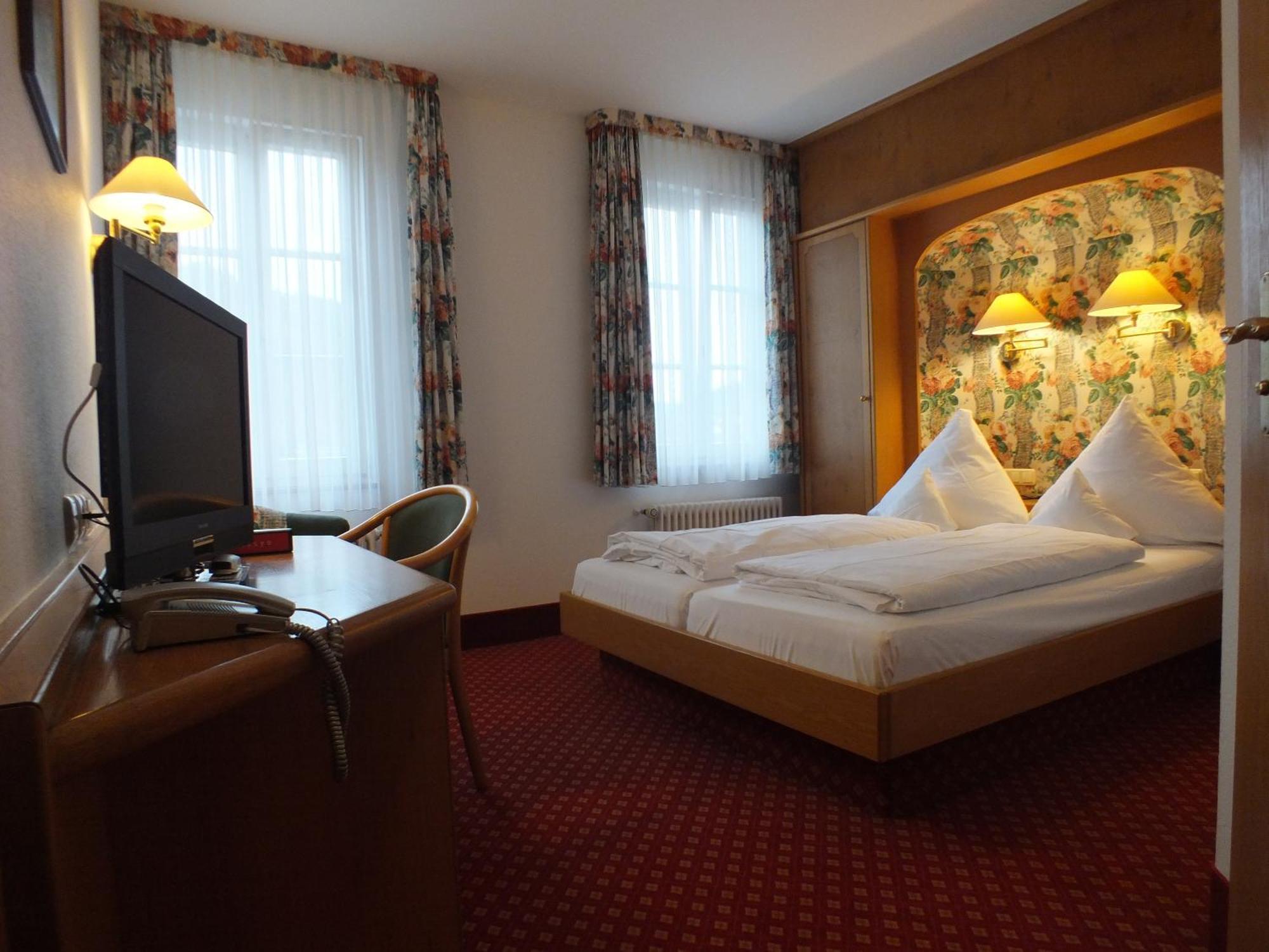 苏姆维森罗斯勒酒店 希尔塔赫 客房 照片